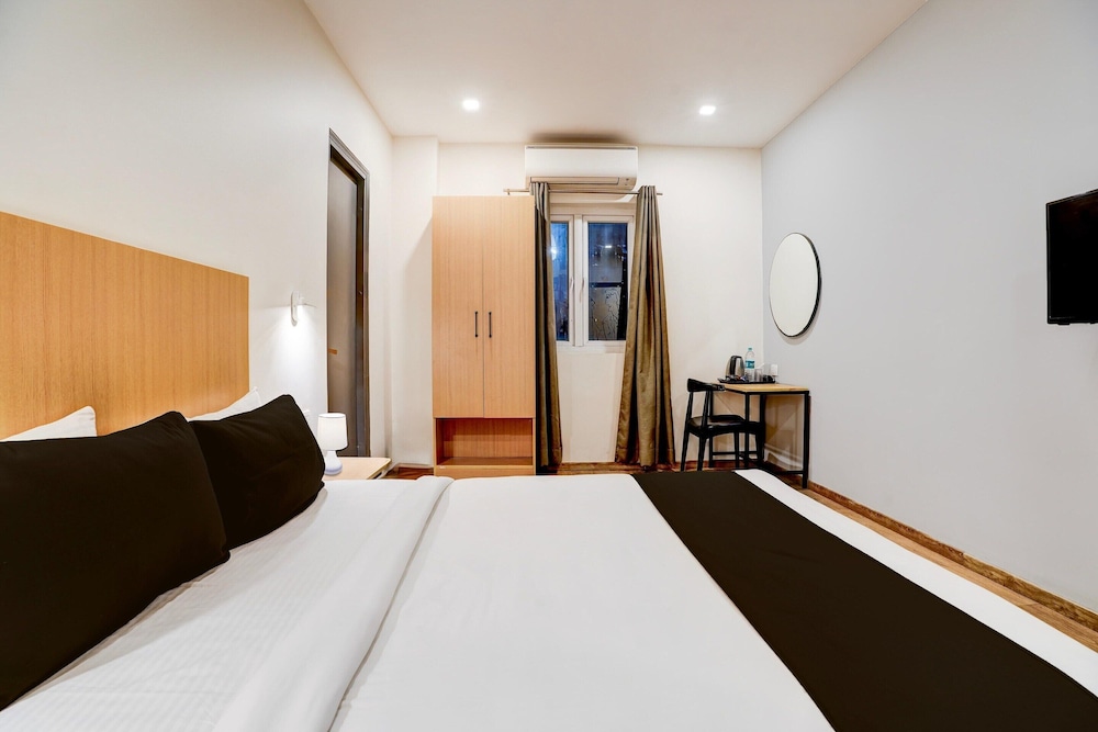 Cozy Stays Near Halasuru Metro Station