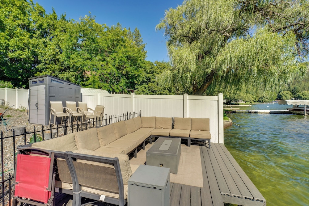 Waterfront Deck w/ Fire Pit: Lake Spokane Gem!