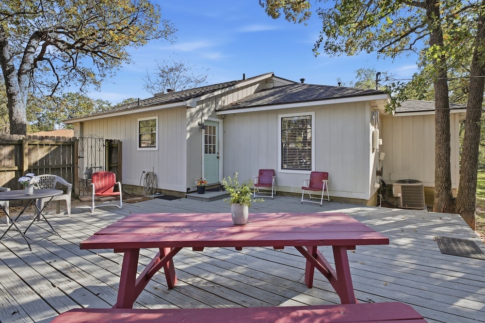 Howdy Hang Out - Cozy, Cute And Comfortable House! 2 Bedroom Home