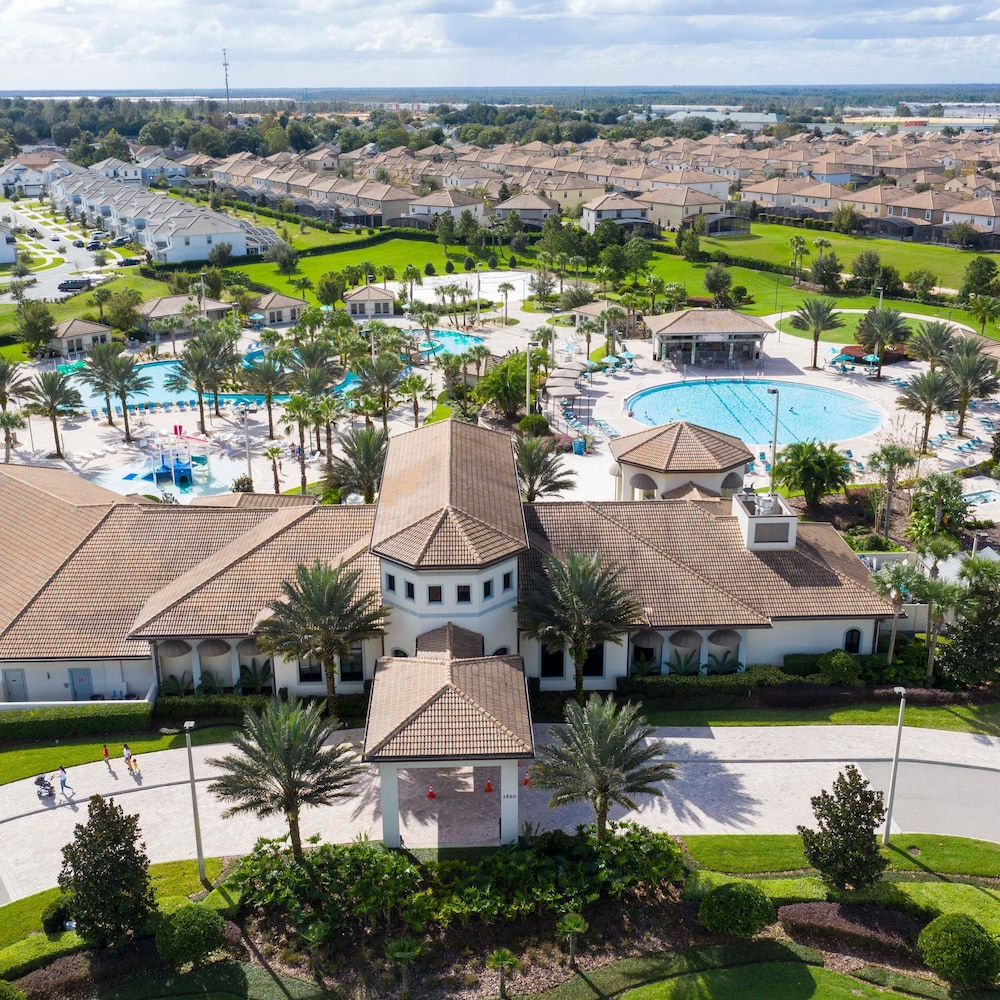 1153 KS -luxury Oasis 5BR 5BA Home Private Pool