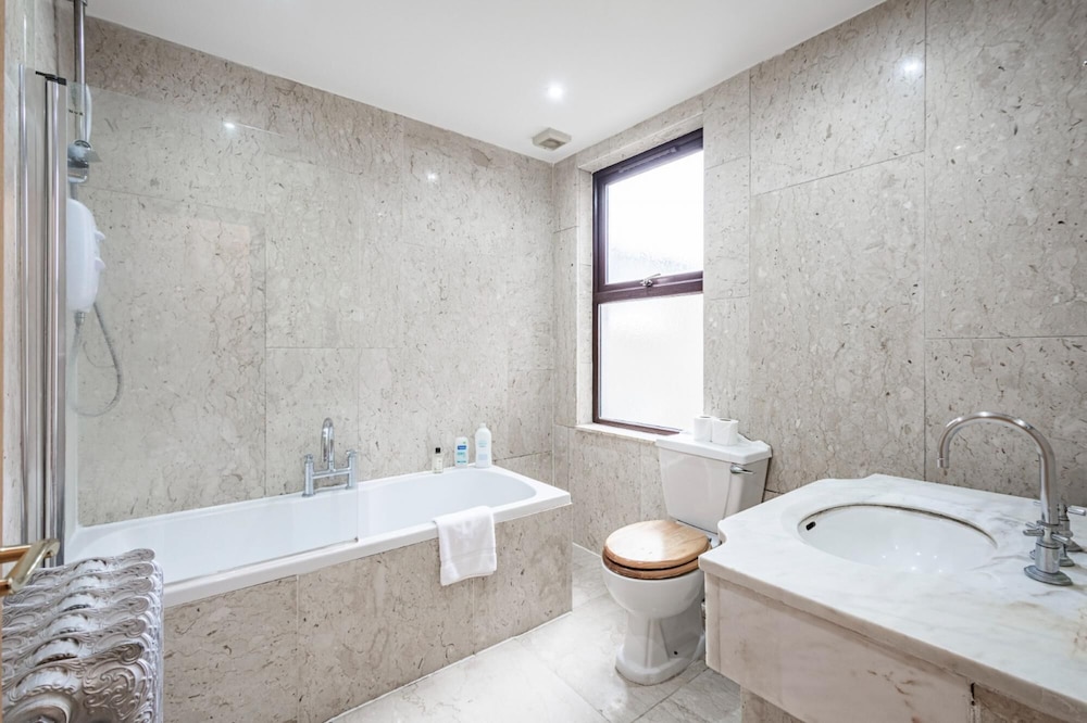 London 2 Bed Apartment With Free Wifi