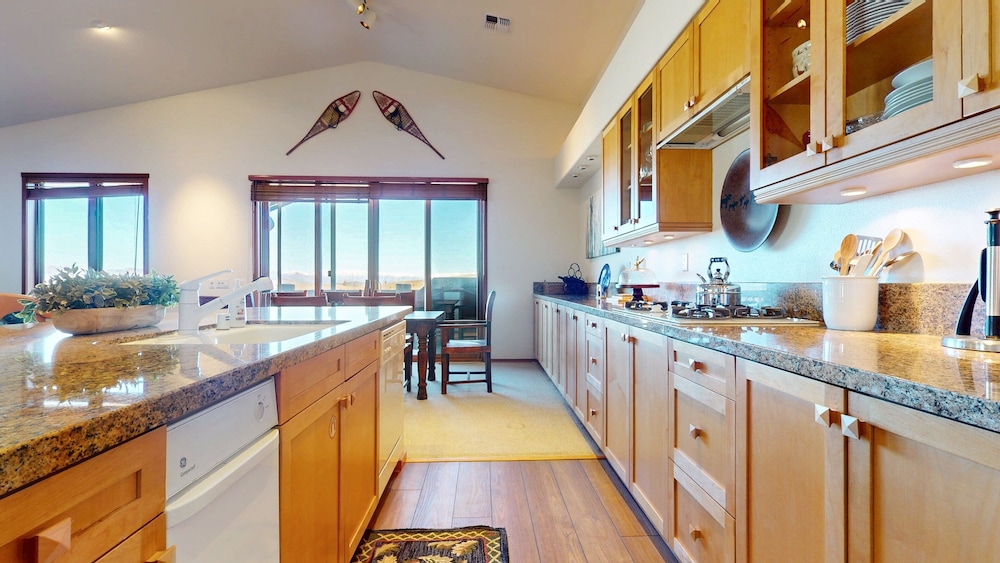 Snowcreek V #819 4 Bedroom Condo