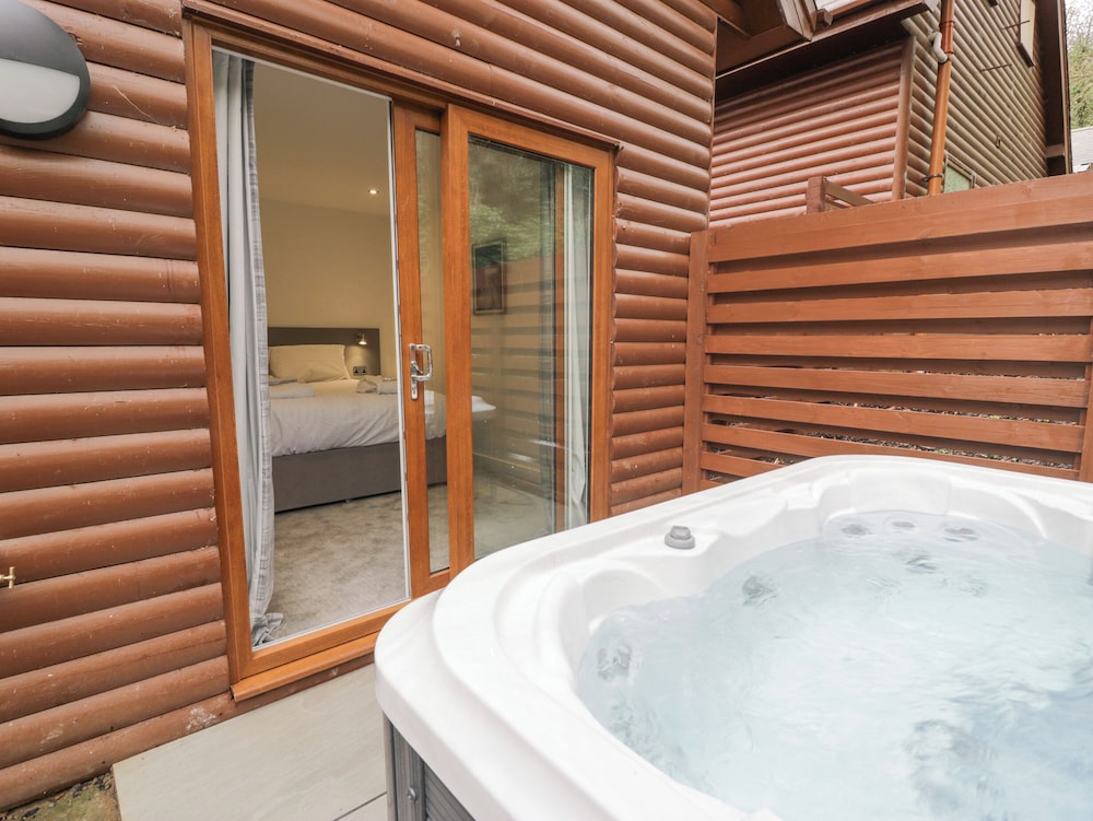 Luxury Lodge 46