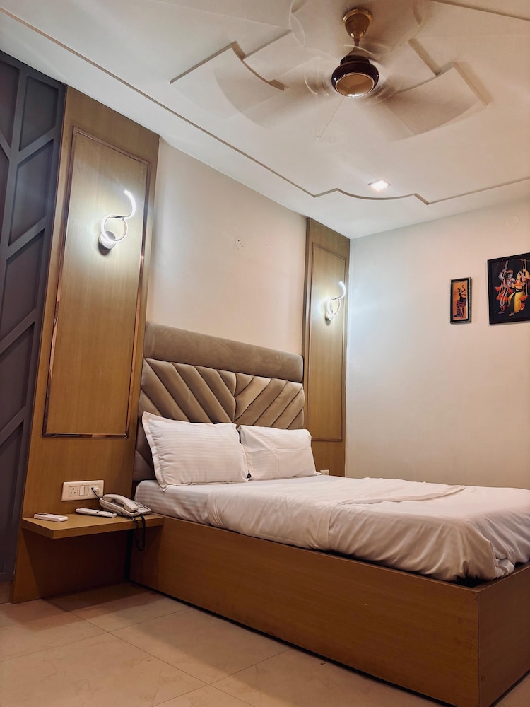 Hotel Ambrosia Delhi Airport
