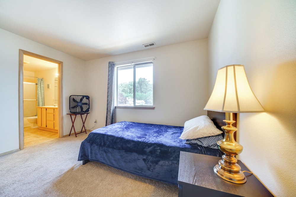 Walk to Hiking Trails: Renton Home w/ Fenced Yard!