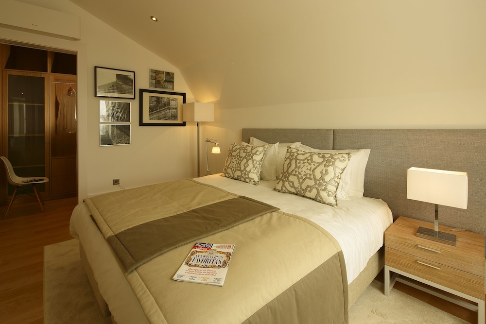 Castelo Apartments by linc