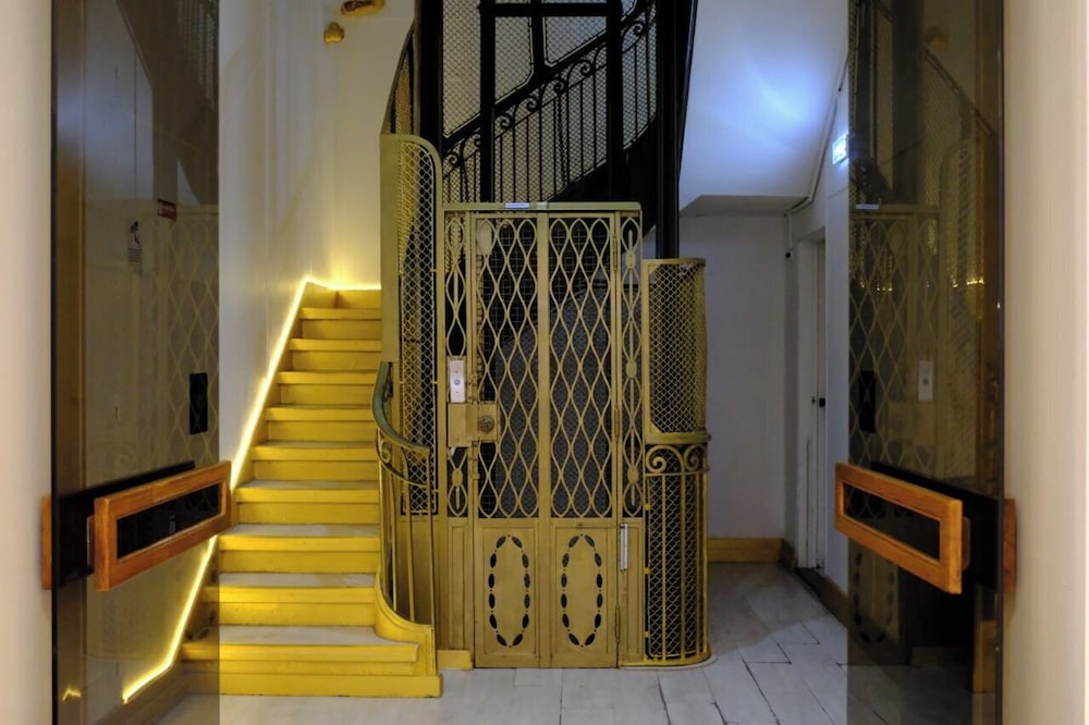 Paradise Lisbon Hostel