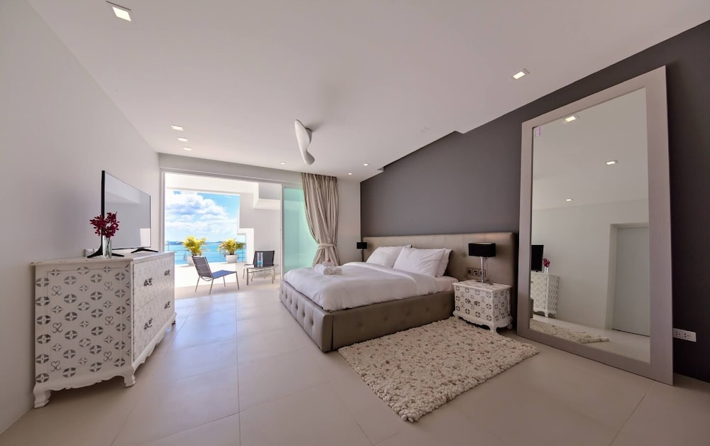 Luxury Sea View Pool Villa L at Unique Residences