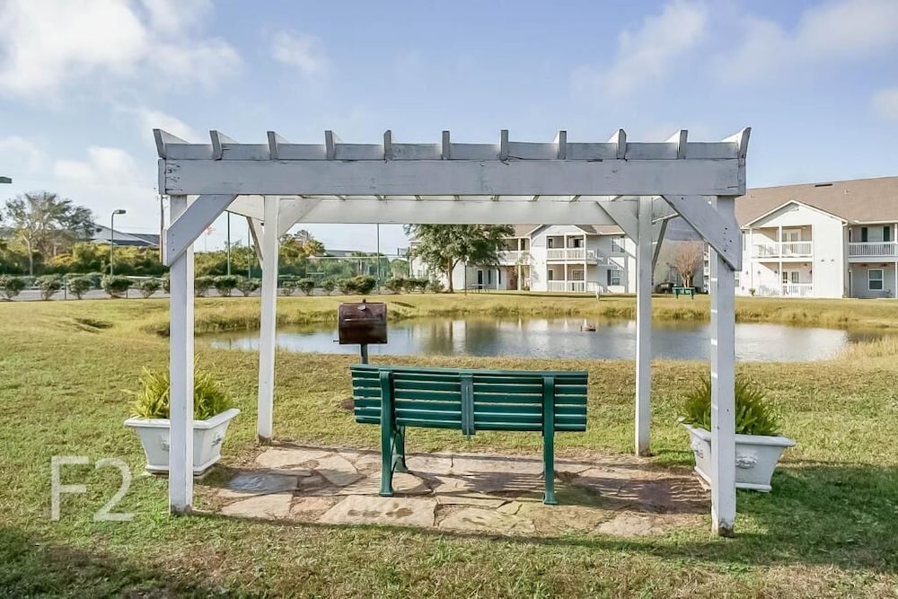 Delightful 3BR Condo Near Gulf Shores With Pool & Hot Tub