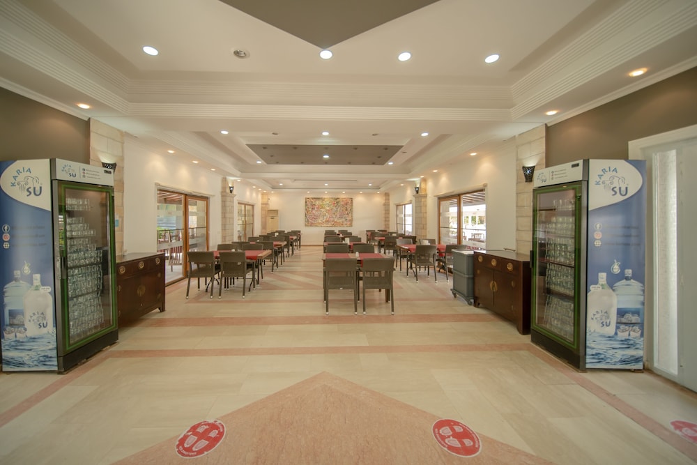 Tiana Beach Tatil Köyü - Her Şey Dahil - Image 32