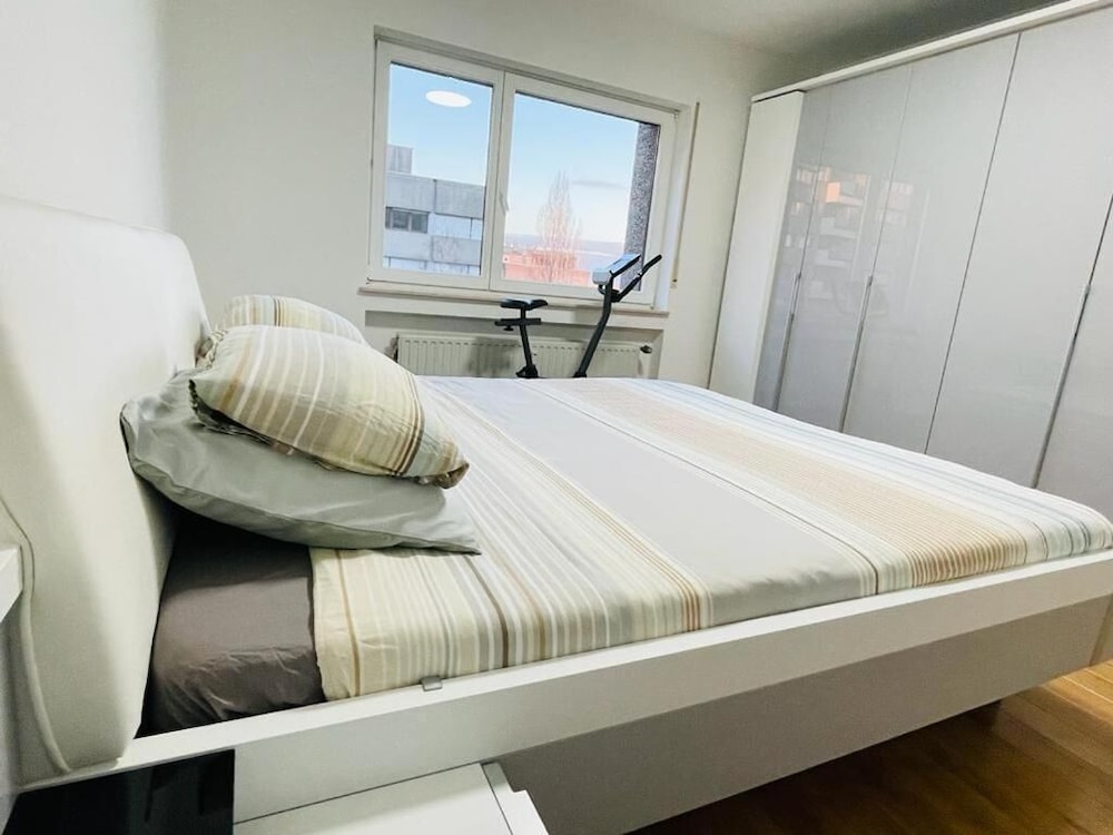 3 Bedrooms in Center Parking&Terrace view 2