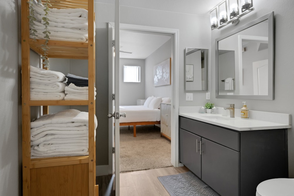 Central Relaxing 1br Phoenix Retreat Near Airport 1 Bedroom Apts