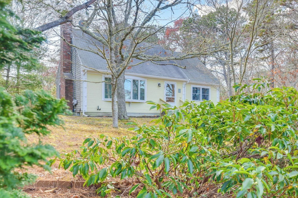 6 Mi to Beach: Home w/ Deck in Brewster!