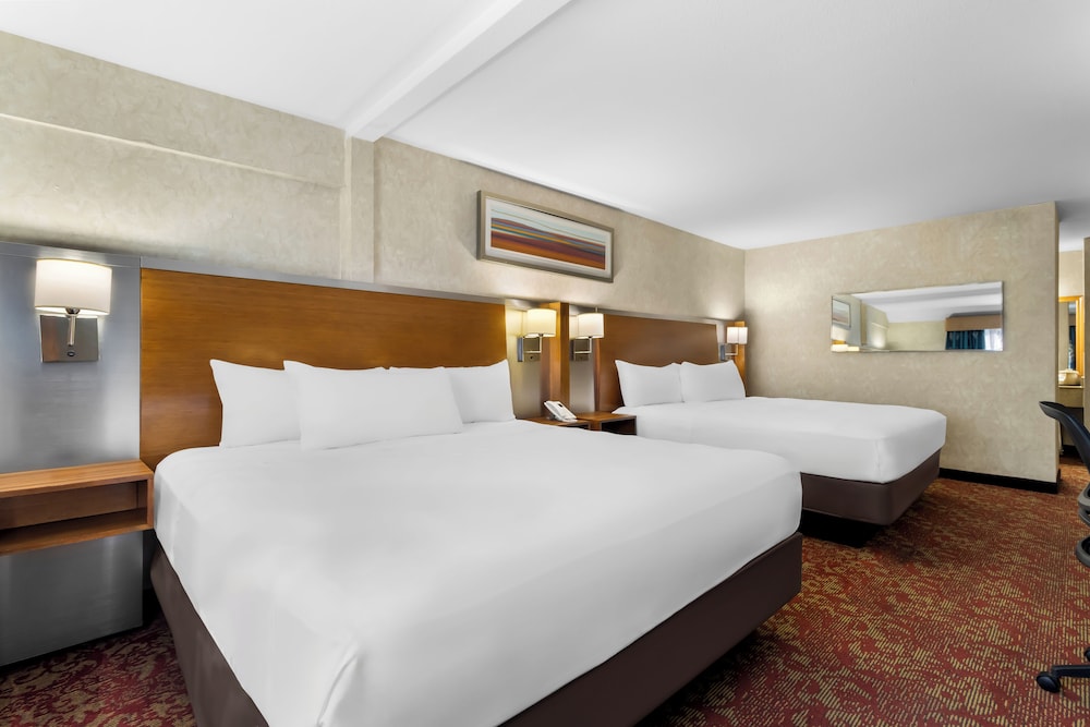 Hiltop Hotel