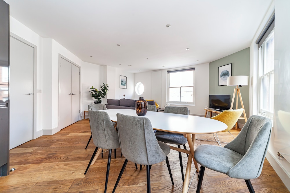 The Old Street Luxury Flat into 3 Bed Apartment in Old Street