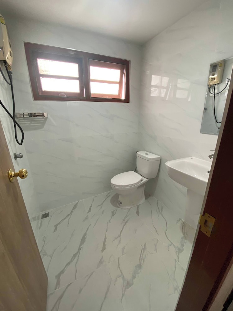 Beautiful 2 Story Newly Renovated Bungalow House