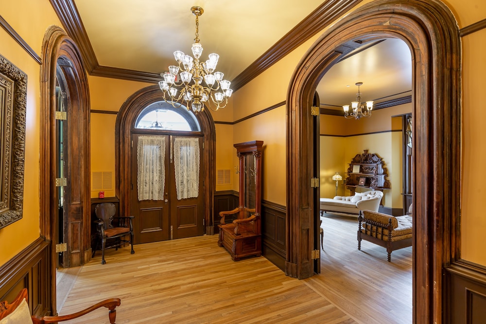 Steele Mansion