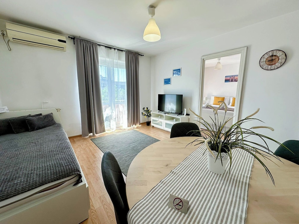 Sunrise Apartments City Center