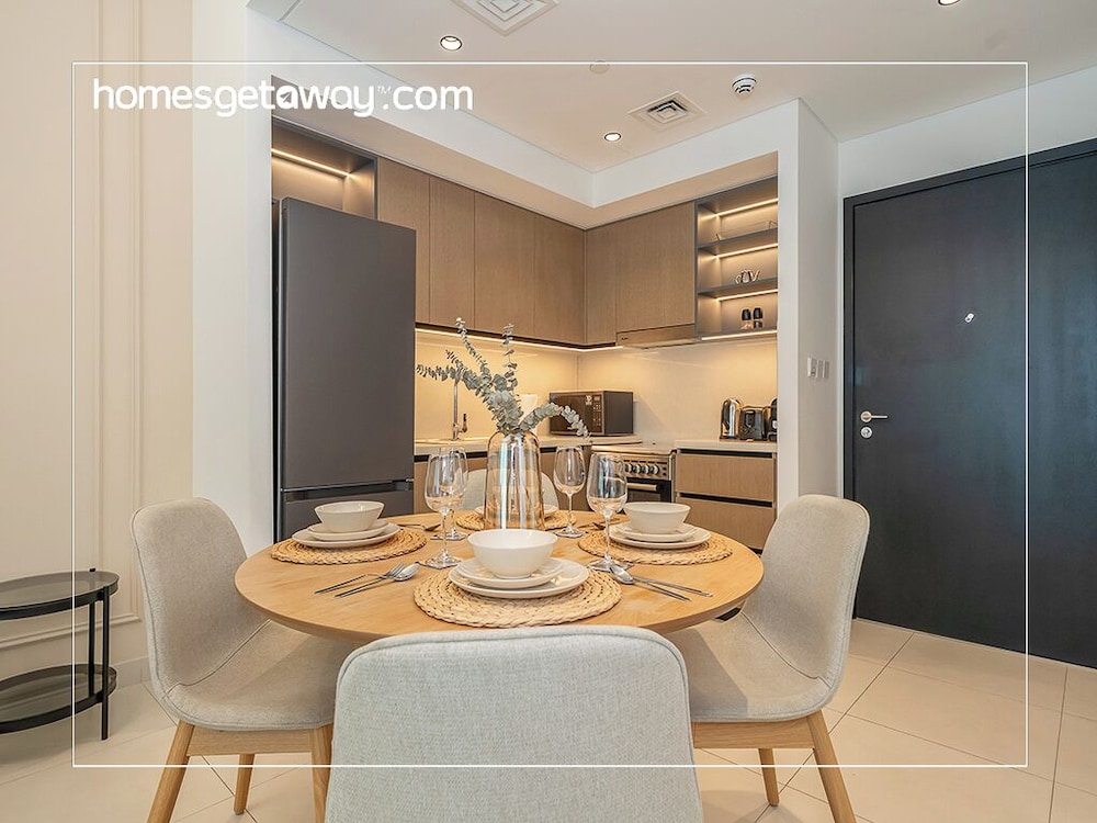 Chic 1BR Burj Crown Boulevard View