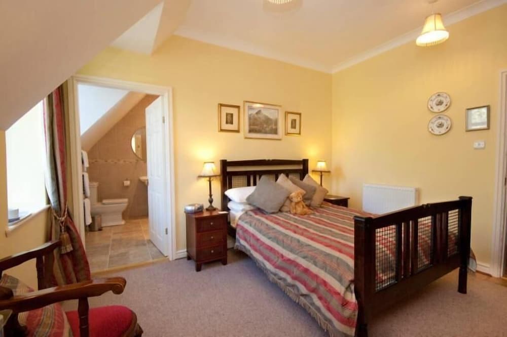Ellingham House