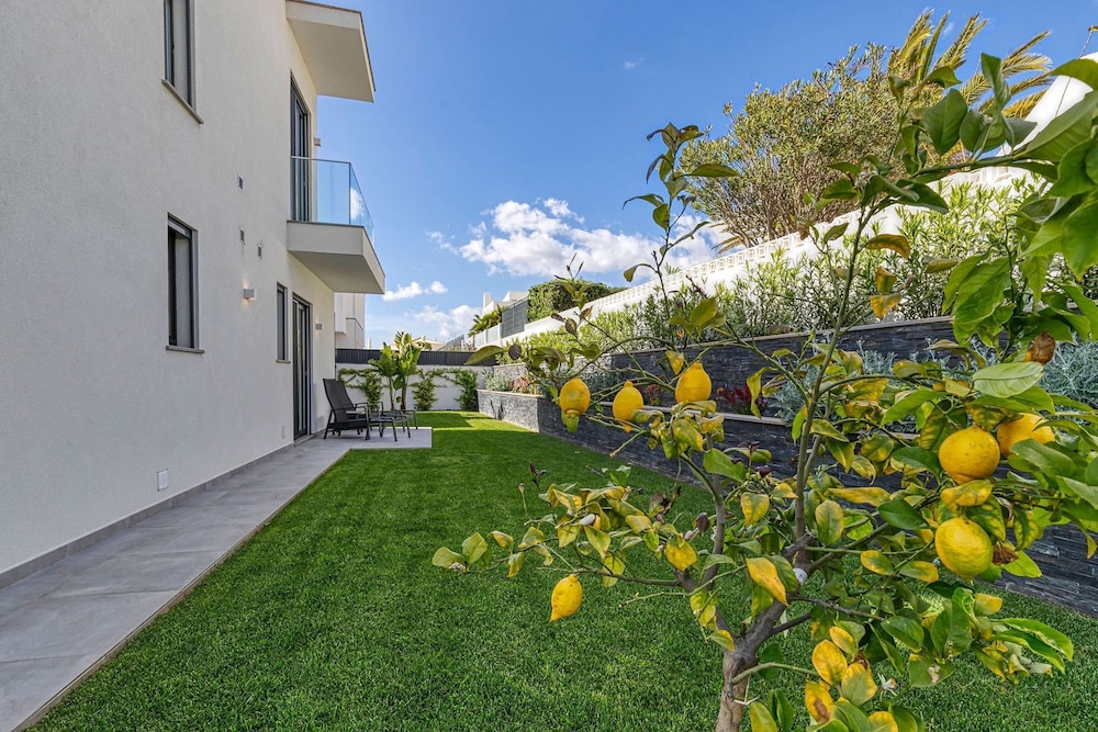 Manatee Modern Luxurious Villa