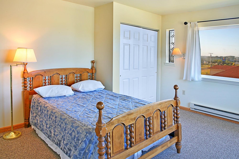 Top Town Condo at Maris Stella