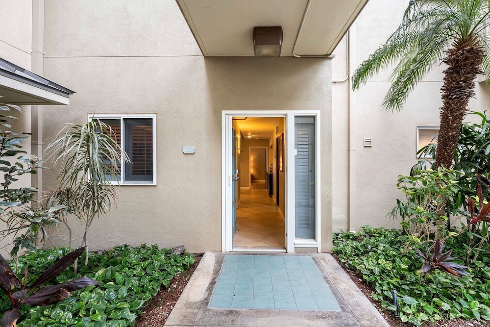 Ground Floor Corner Unit - Vrkcv