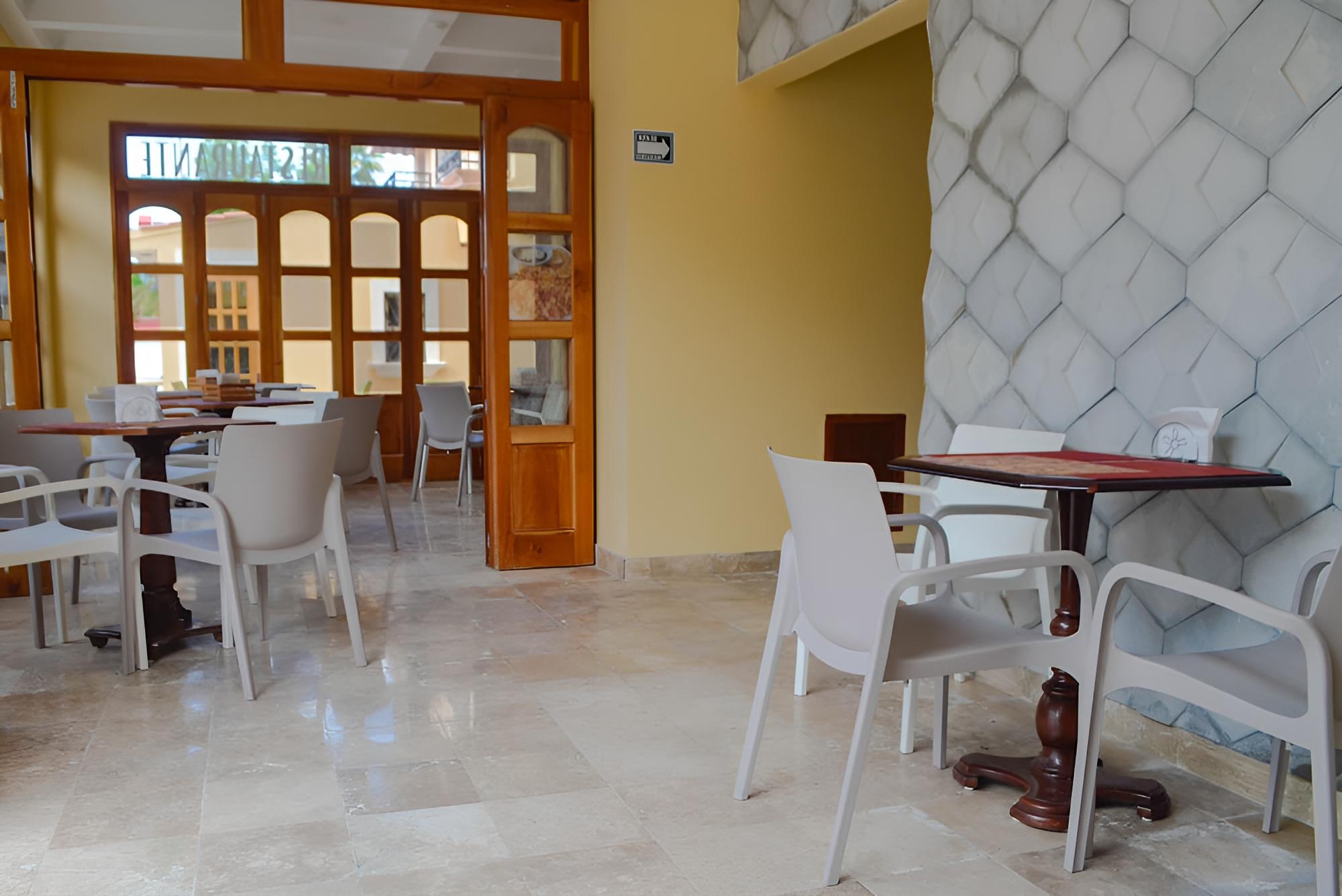 Cancun International Suites