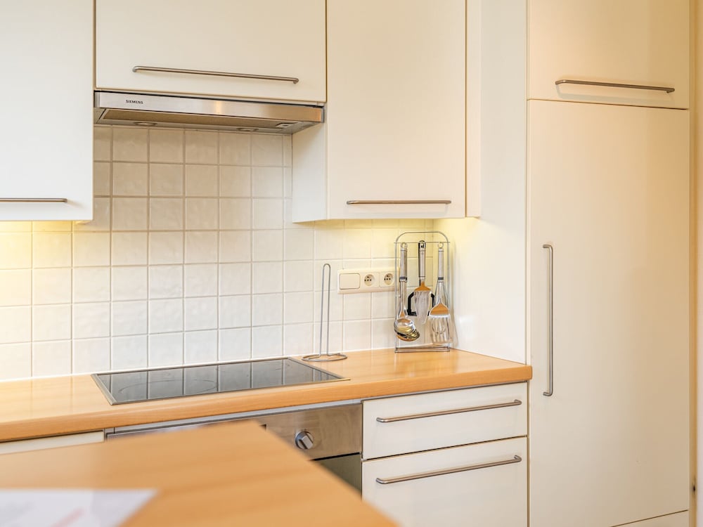 Modern 1st Floor Apartment in Oostduinkerke