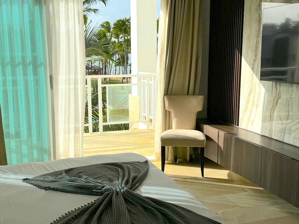 Playa Palmera Beach Front Apartments