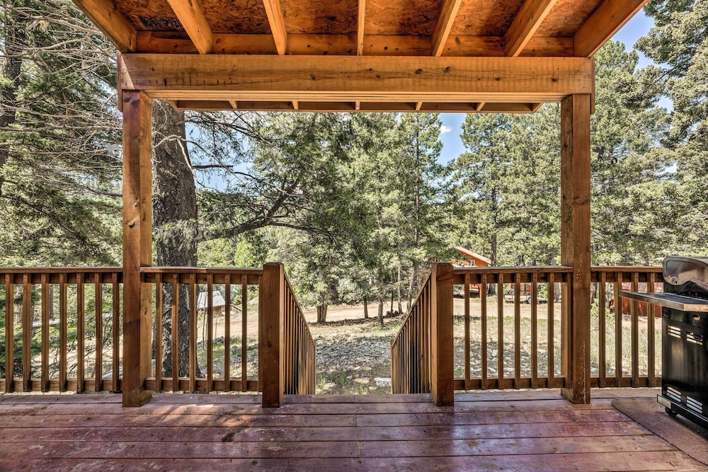 Peaceful & Private Cloudcroft Cabin With Deck! view 2