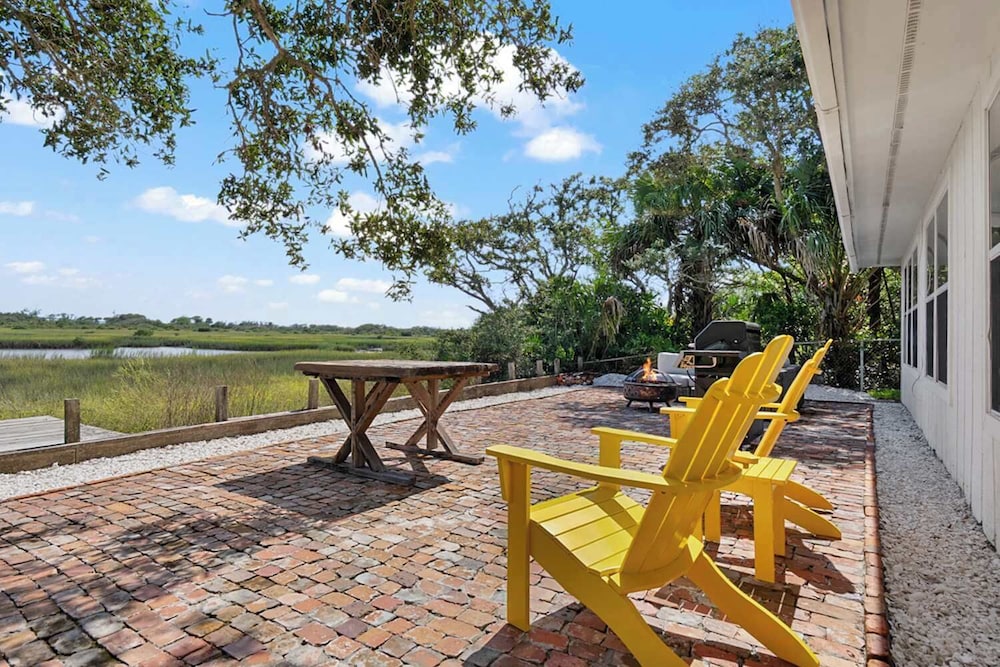 Waterfront Serenity Steps to Beach Fire Pit BBQ