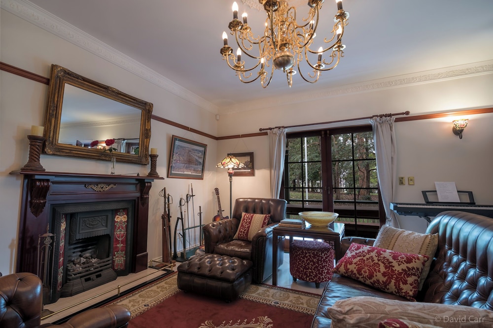 Grove Manor