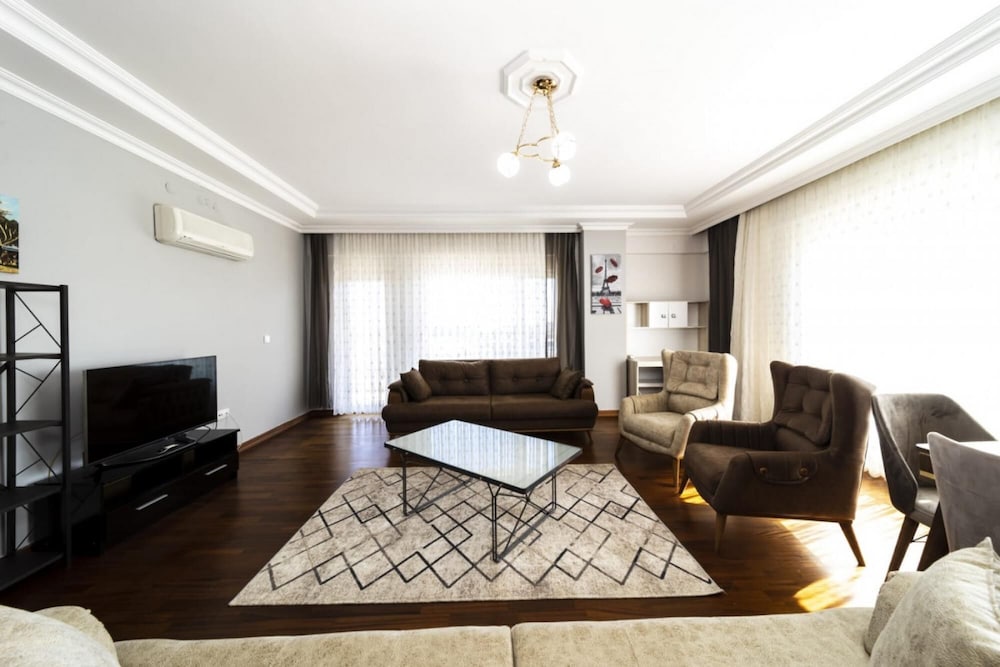 Flat With Sea View 5 Min to Beach in Antalya