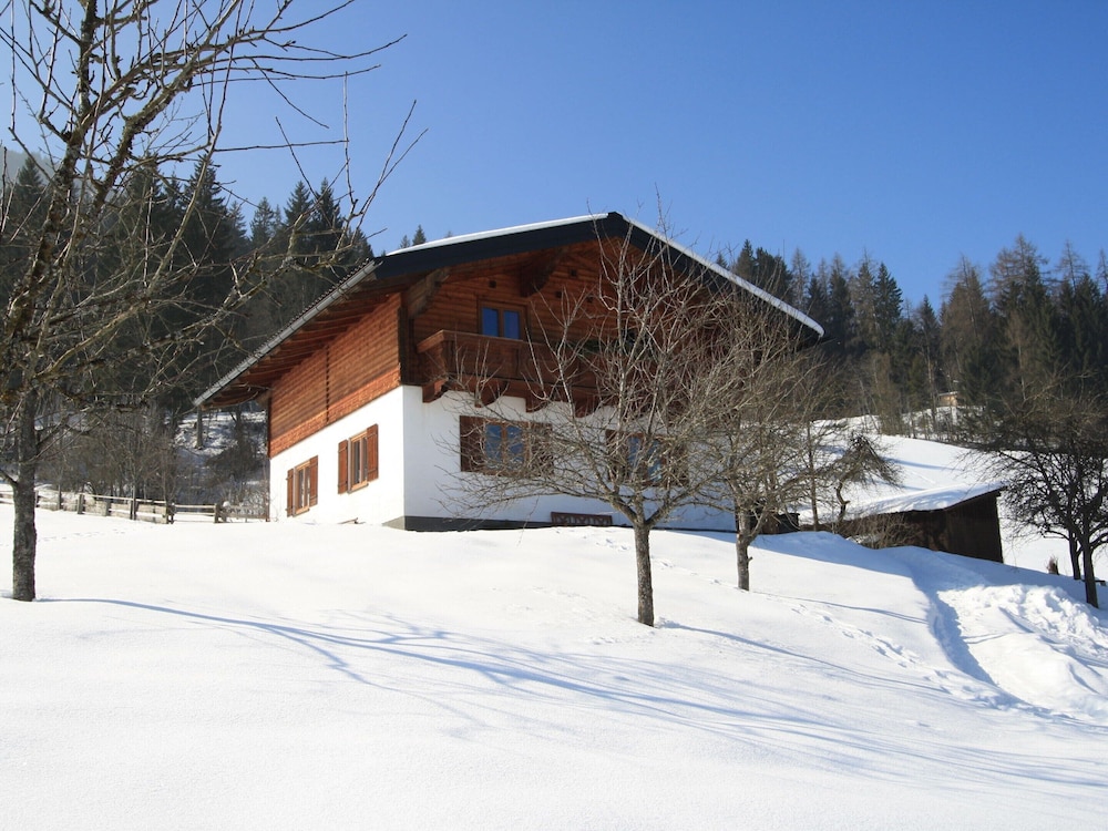 Charming Holiday Home in Huttau With Barbecue