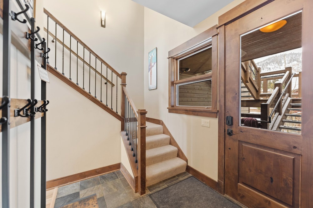 Watertower Place Condos Unit 202, Building B