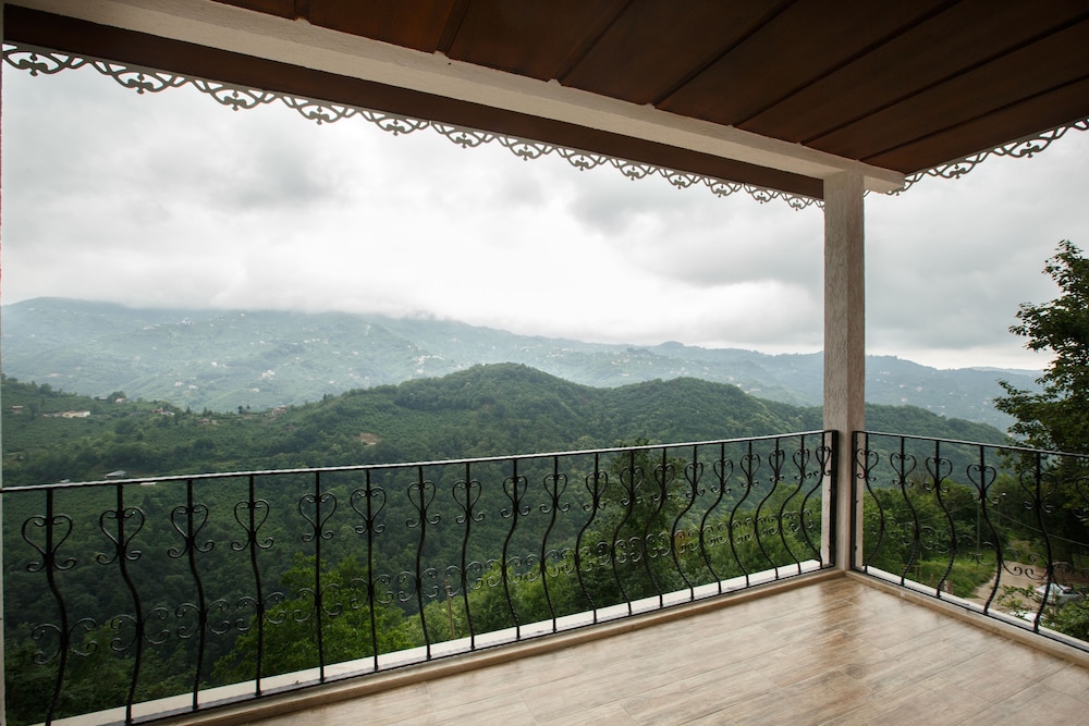 Guven Suite House