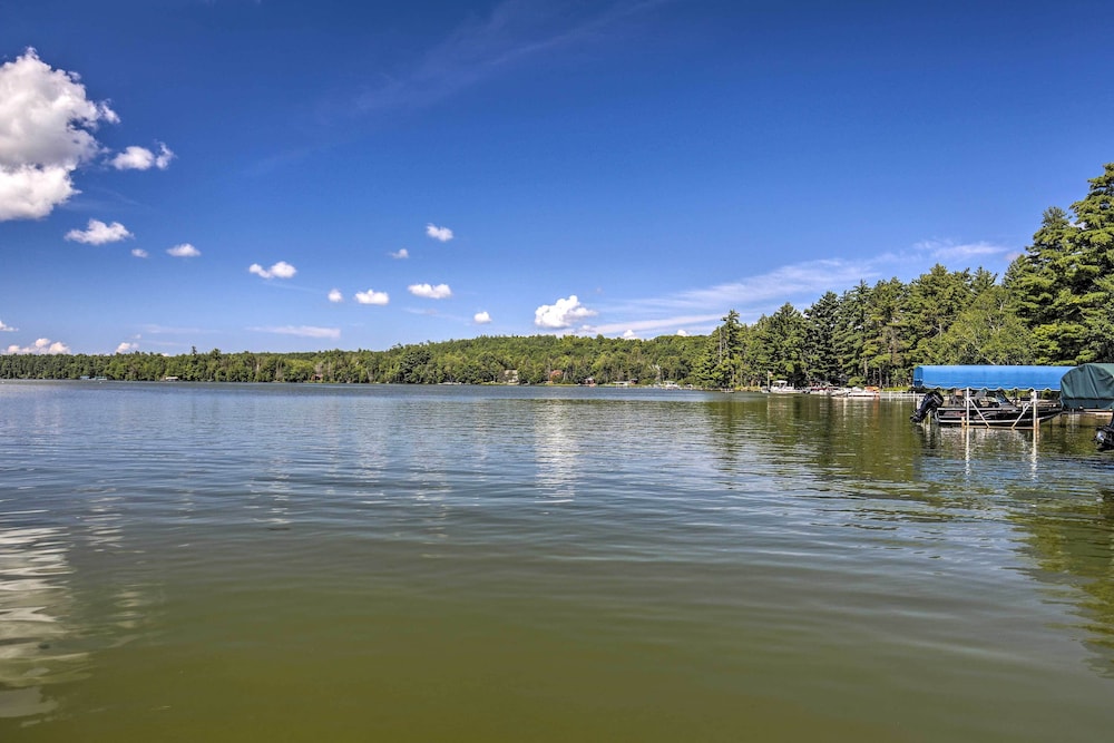 Charming Lost Lake Cabin: Fish, Boat & Hunt!