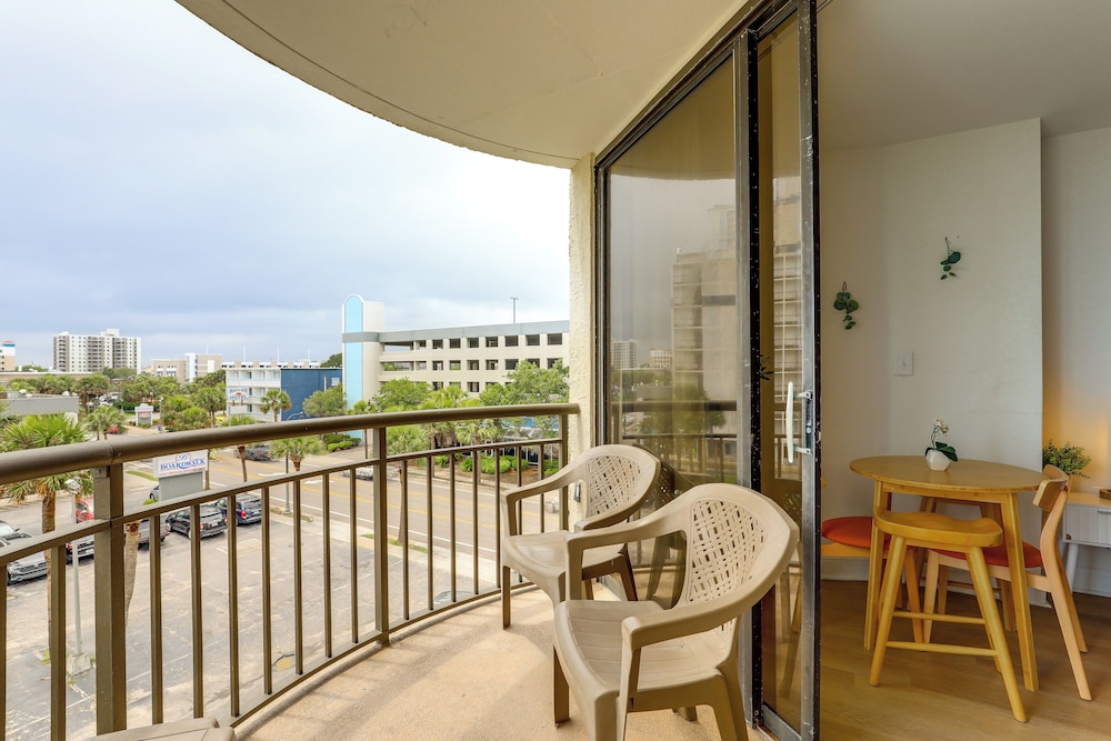 Prime Location + Ocean View: Myrtle Beach Condo!