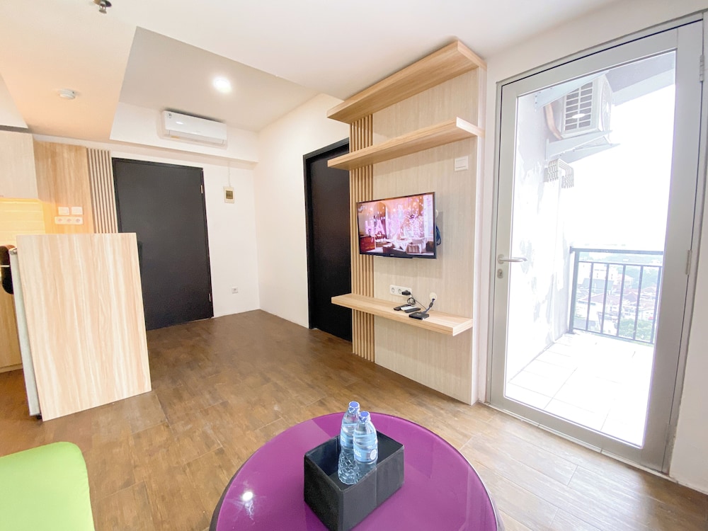 Urban Designed 3Br At Grand Asia Afrika Apartment