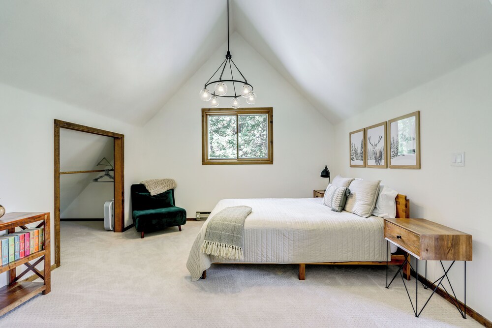 Steps to Crystal River: Hideaway w/ Mountain Views