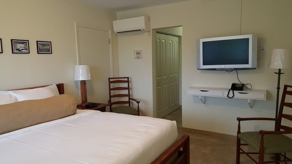 Le Cabanon Motel