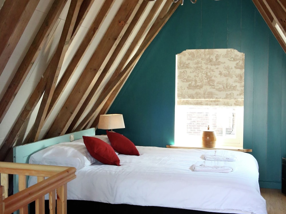 Luxury VOC Stay w/ Views view 5