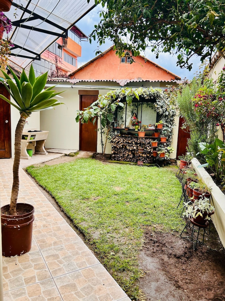 CASA DE MAKITO