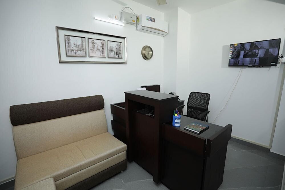 Lobby & Reception