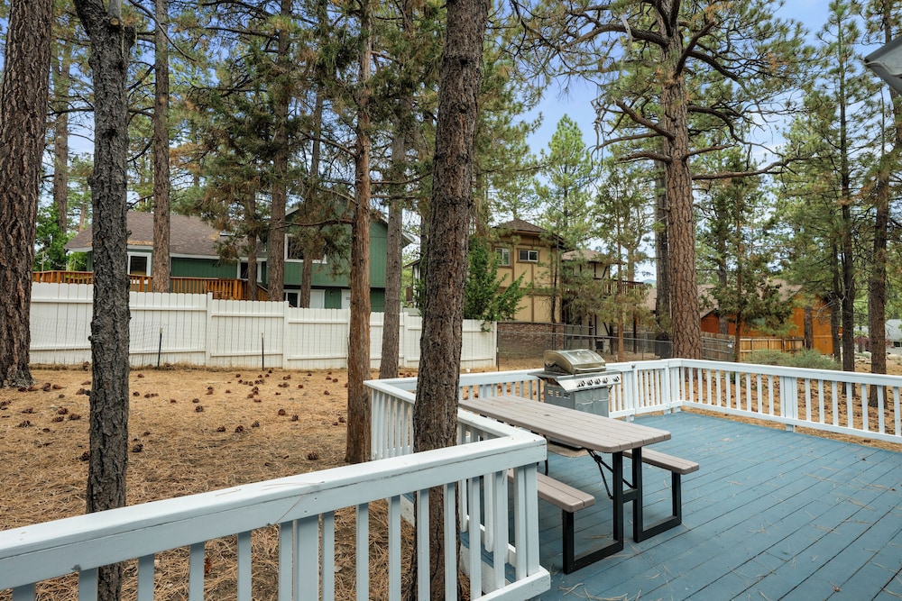 Bear Woods 3BR Retreat