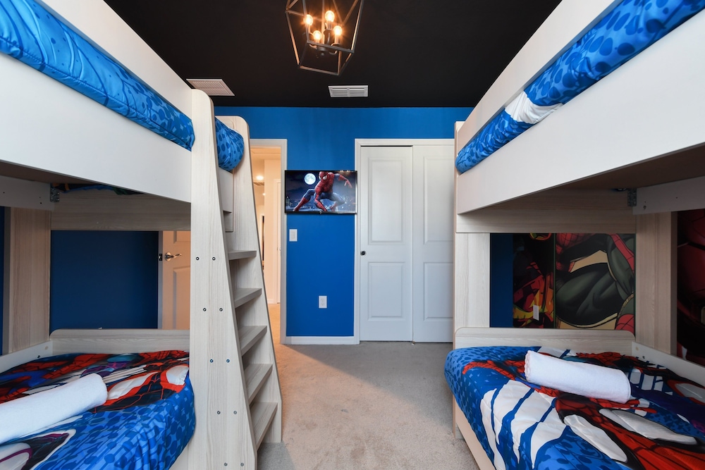 Lux Family Home in Exclusive Windsor Island Resort