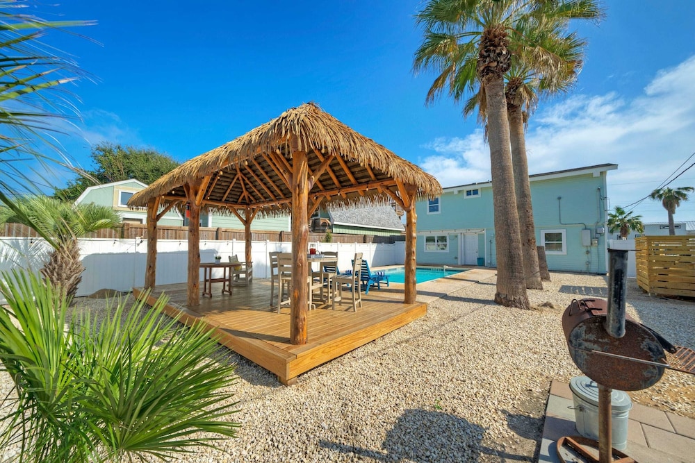 Seaglass Landing Private Pool, Cabana, & Near Port Aransas Beaches