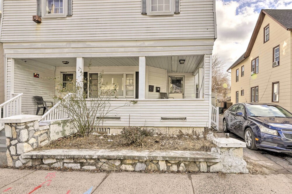 Springfield Vacation Rental: 1 Mi to Downtown view 3