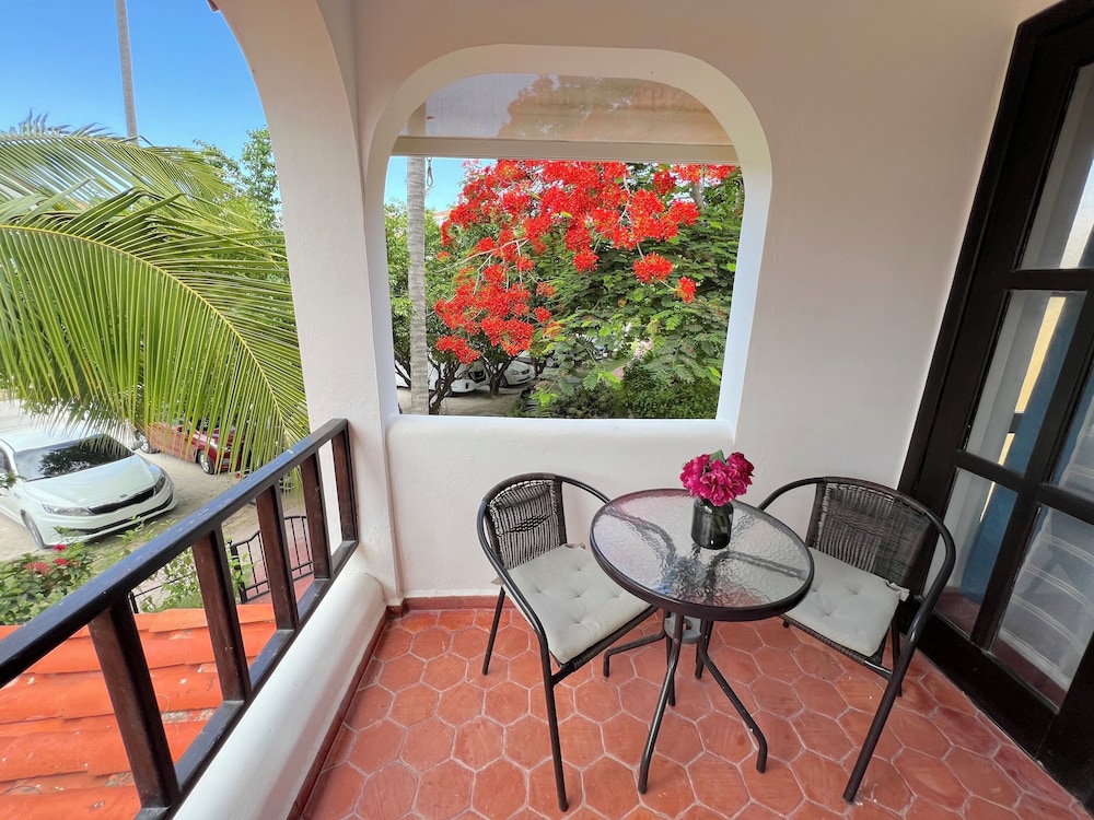 TROPICAL VILLAS playa LOS CORALES